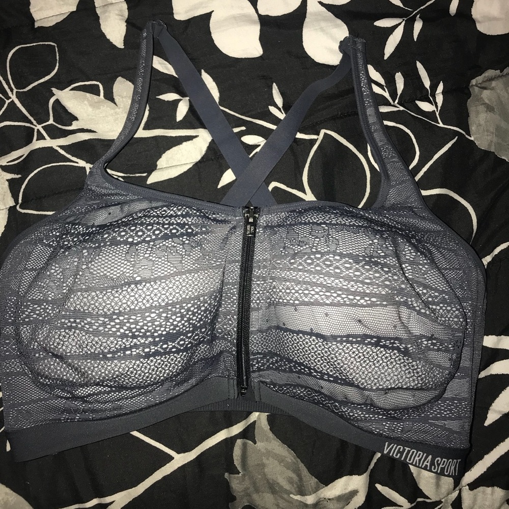 Victoria Sport Bra size 38DDD!!